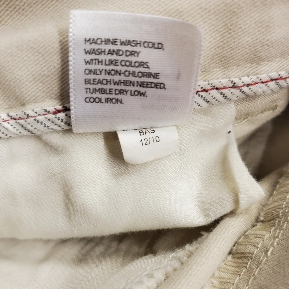 🤴👖 Old Navy Classic Khaki Dress pants 33 x 32